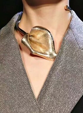 宫廷复古做旧小众设计感高级花朵造型项圈优雅金色锁骨链颈链开口