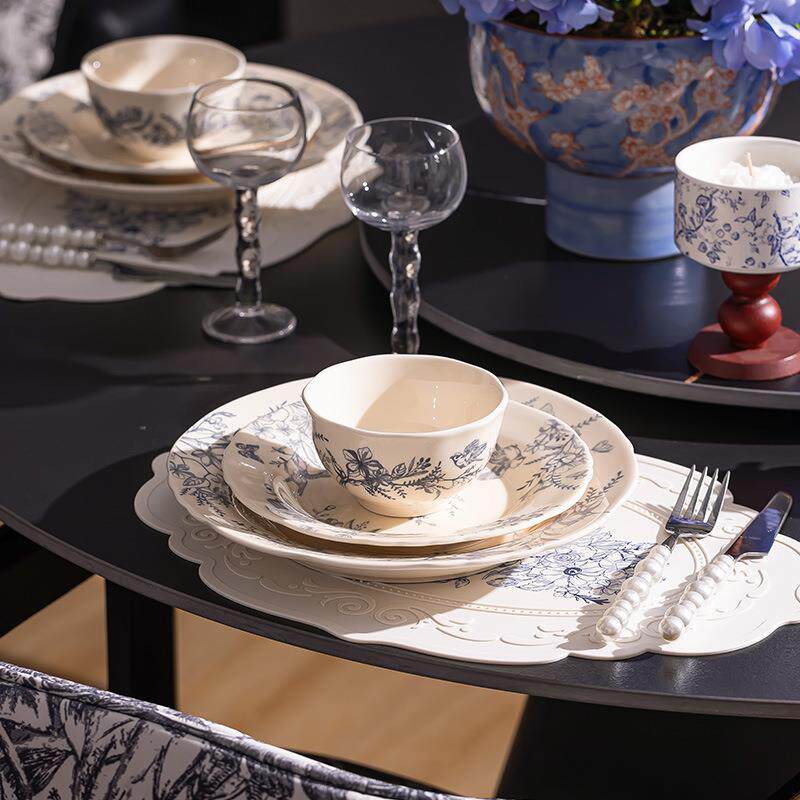 花轻高级感陶瓷餐罗曼花园具套装家用奶花白色高颜值边碗盘蓝色奢