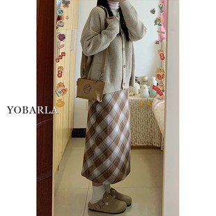 棕色格子半身裙女春秋大码胖mm高腰显瘦梨形身材中长款毛呢a字裙