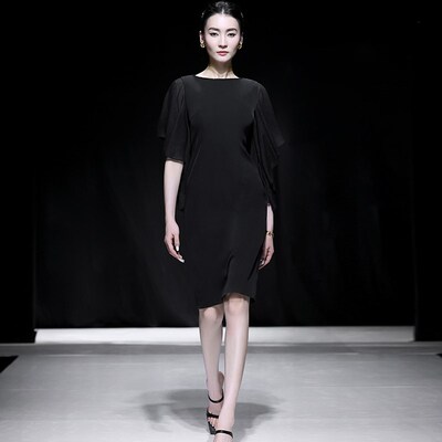 绝色夏季新款轻奢修身显瘦荷叶边袖手工订钻小黑裙女连衣裙