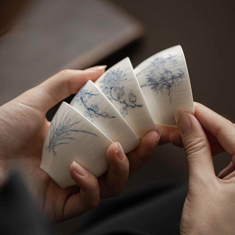 陶瓷釉下彩手绘主人杯梅兰竹菊白瓷青花品茗杯女功夫茶具个人茶杯