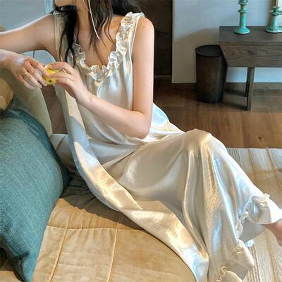 带胸垫吊带睡裙女夏季法式浪漫少女感无袖鎏金缎面冰丝洋装薄款