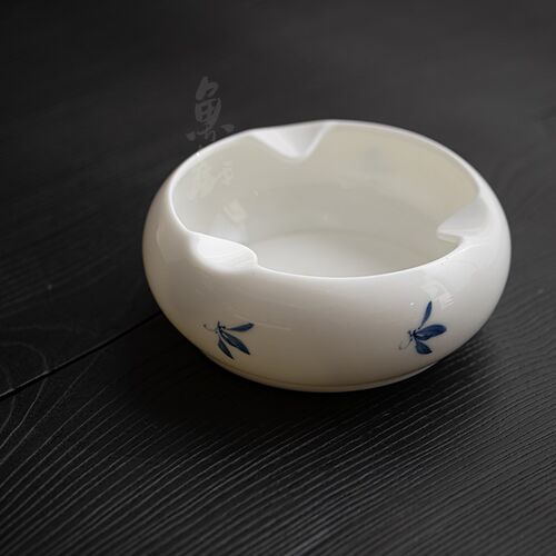 鱼戏手绘兰花陶瓷烟灰缸家用客厅办公室时尚白瓷烟缸会所雪茄烟皿
