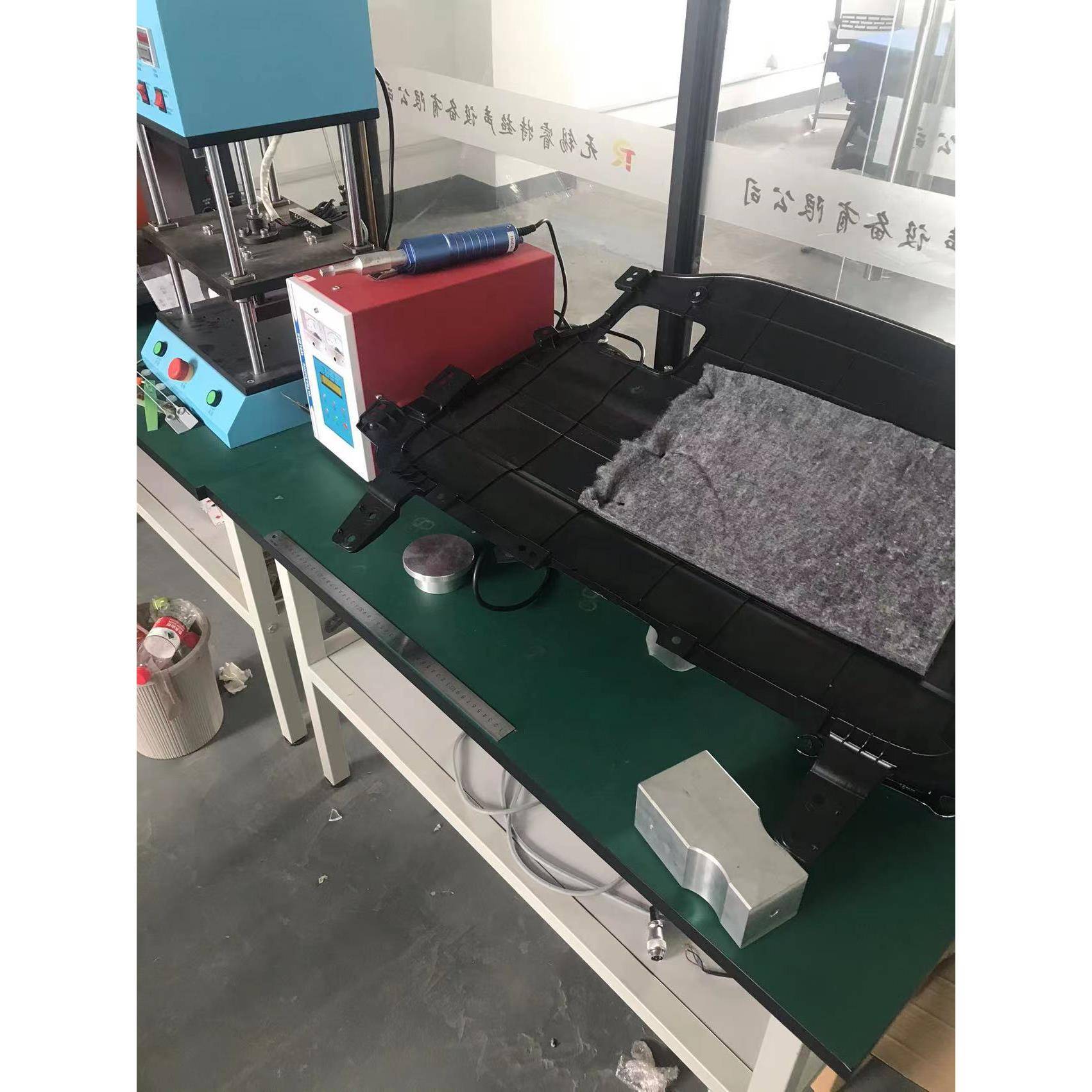 汽K车内饰9板HAW与料厚隔音吸音棉毡2800W手持式点焊压接成塑型机