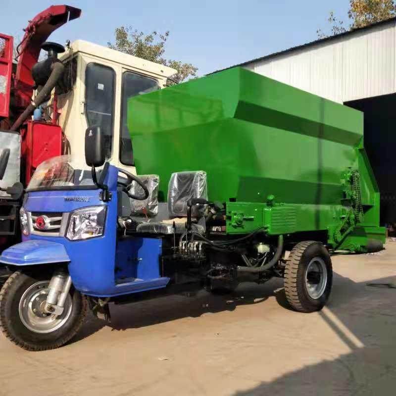 柴油机三轮自走式拌料撒料一体车全自动双侧饲料撒料车牛羊喂料车,畜牧/养殖物资,畜牧/养殖器械,淘宝优惠券,粉丝福利购,淘宝优惠卷