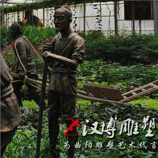 玻璃钢仿铜人物雕塑景观铸铜农民手推车场景雕塑铜雕塑人物定制做