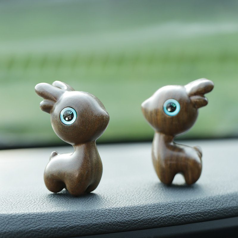 高档绿檀小鹿汽车摆件中控台装饰用品一路平安挂饰创意个性男女式