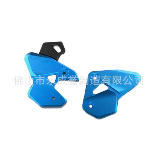 适用春风450MT 800NK改装前脚踏侧翼保护罩铝合金脚踏装饰板配件