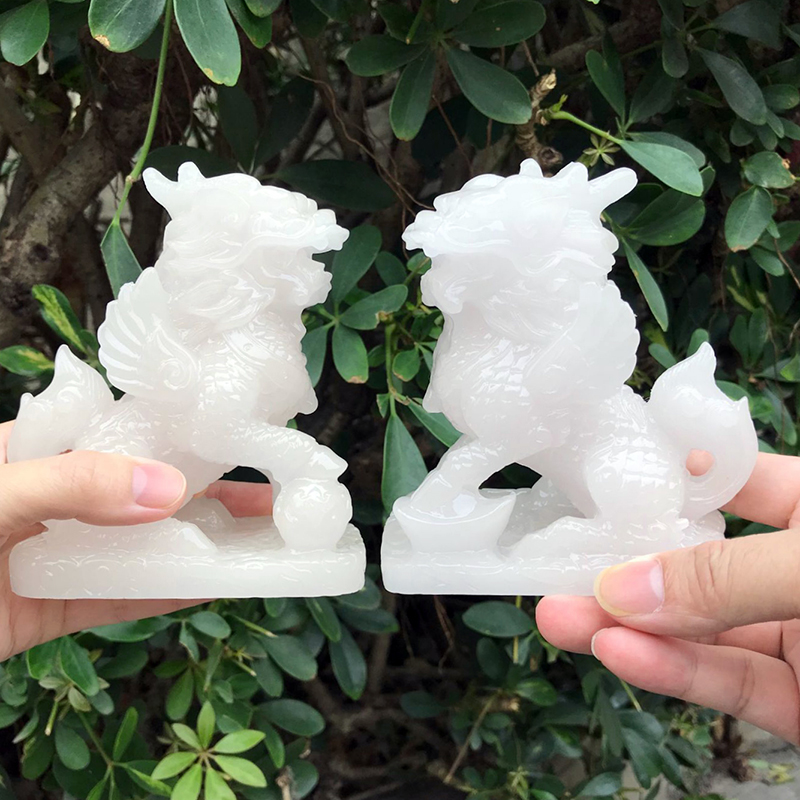 白玉色麒麟摆件仿玉石火麒麟工艺品乔迁家居客厅装饰工艺开业礼品