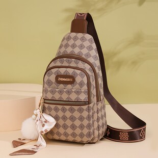 2023新款胸包女士百搭斜挎包休闲胸前包软皮印花单肩包时尚小背包