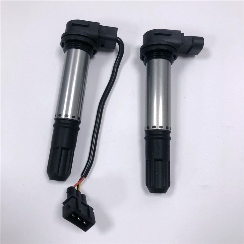 适用贝纳利黄龙BJ300/BN302黄龙600/TNT600高压包火花塞点火线圈
