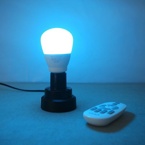 RGB灯泡led七彩变色E27螺口智能遥控调光调色播放彩色灯定时关灯