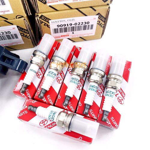 适用普拉多2700霸道4000LC120LC150酷路泽FJ点火线圈高压包火花塞