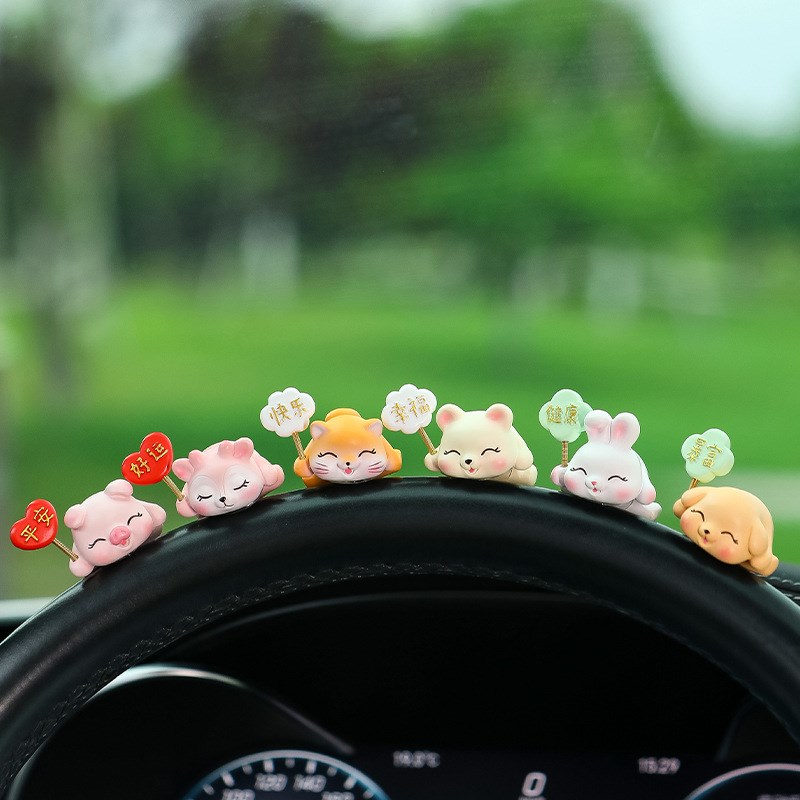 卡通弹簧趴趴公仔车载摆件中控台电脑显示屏装饰品网红汽车内饰品