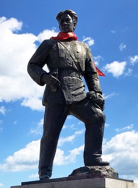 定制铸铜革命英雄伟人雕像玻璃钢毛岸英人物雕塑户外博物馆摆件