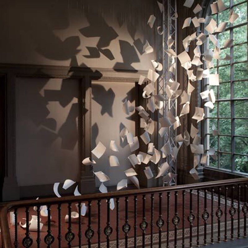 不锈钢书页吊灯售楼部沙盘酒店大堂楼梯工程定制图书馆艺术纸页灯