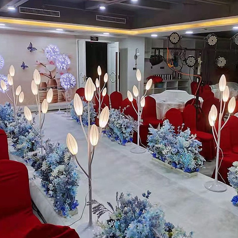 2021新款婚庆道具舞台装饰发光路引灯橄榄树铁艺婚礼摆件创意道具