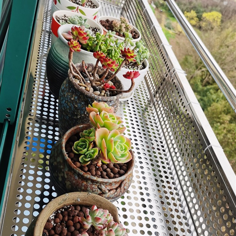 防盗窗加厚垫板不锈钢冲孔板筛网防坠防漏防掉窗户护栏阳台防护网