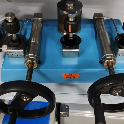 北京康斯特压力泵数字压力表 如图。const压力校验仪。有需