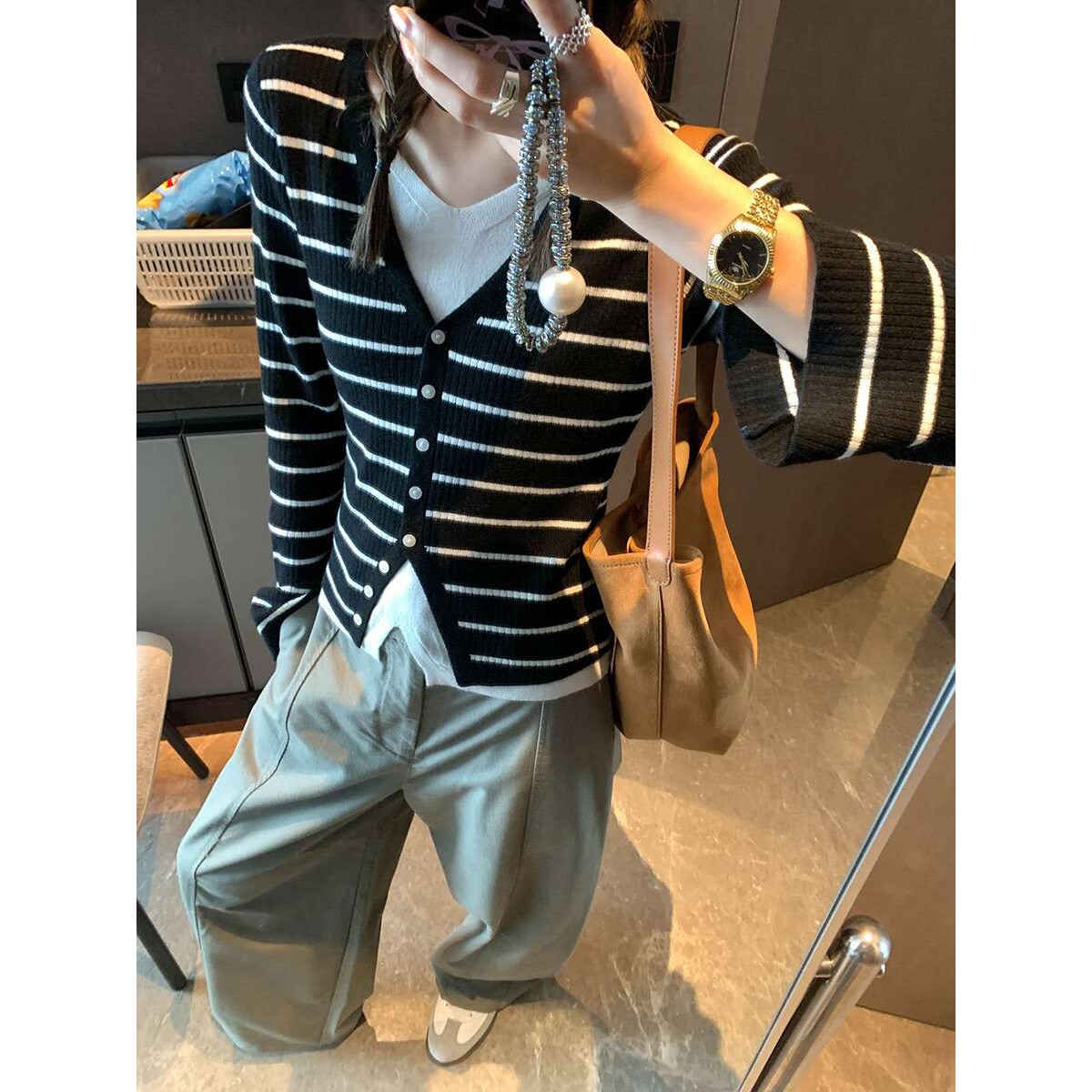 摩且 小众设计 撞色假两件条纹V领修身显瘦喇叭袖针织衫 MQ0702