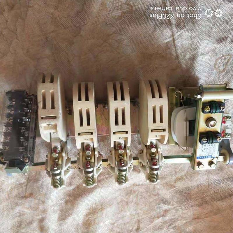 人上海民CJ24Y-00/3交接触器CJ2流4BYEY-100/2CJ24Y-100/14