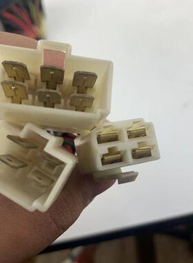 保4011险盒多功能中8央控制盒迪尔天:拖04/940拖拉机配件电器盒