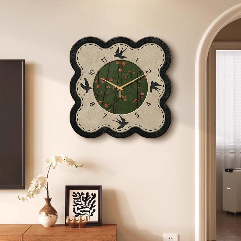 中古风挂钟客厅2025新款家用餐厅装饰画钟表复古创意挂墙时钟壁灯