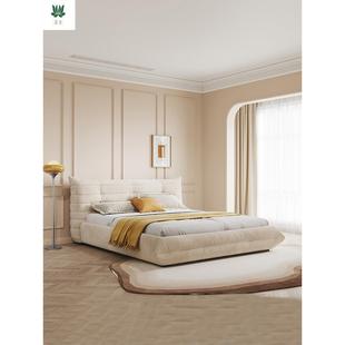 轻法式奶油风网红落地布艺床写意空间1.8米主卧毛毛虫床