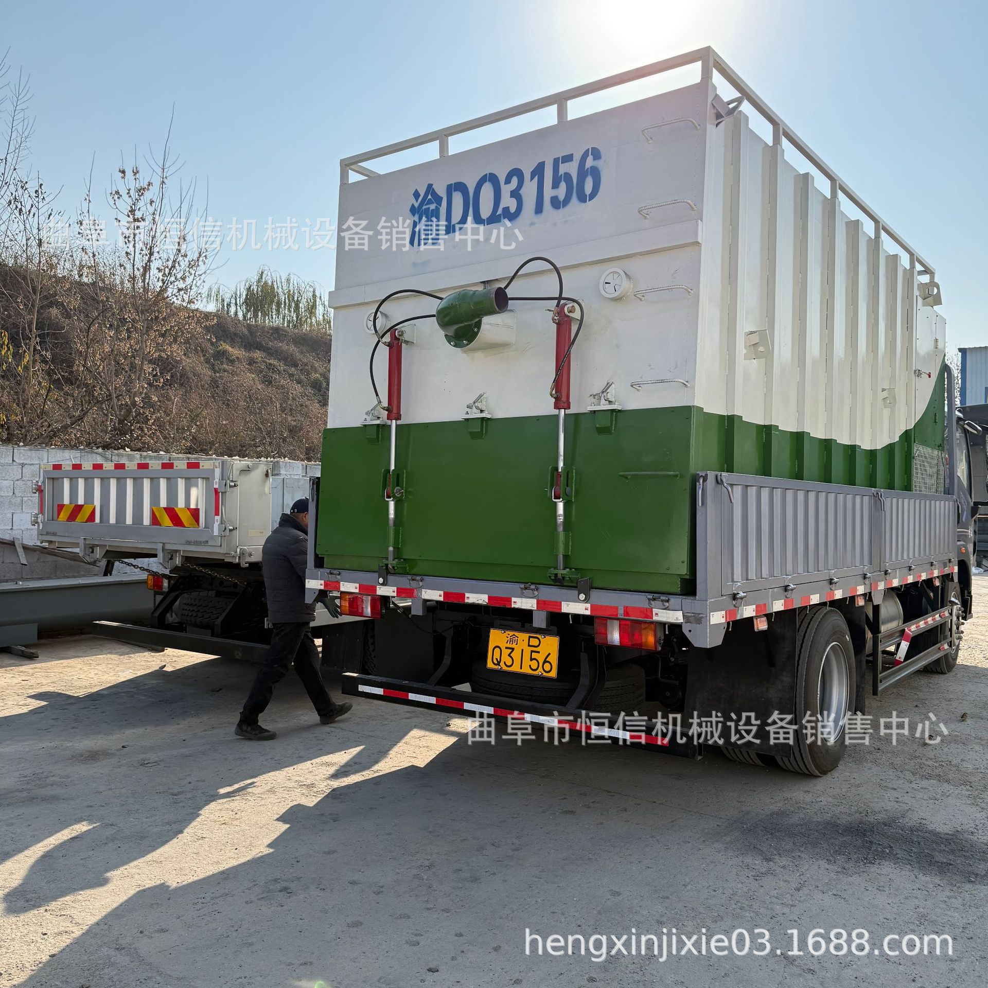 8立方高负压车载粉煤灰吸尘车
