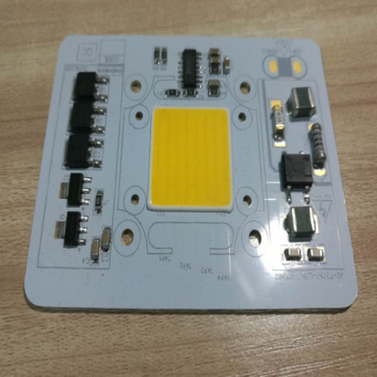 LED投光灯25W以上线性灯板 耐压3000V  过CE认证线性灯板 高导热