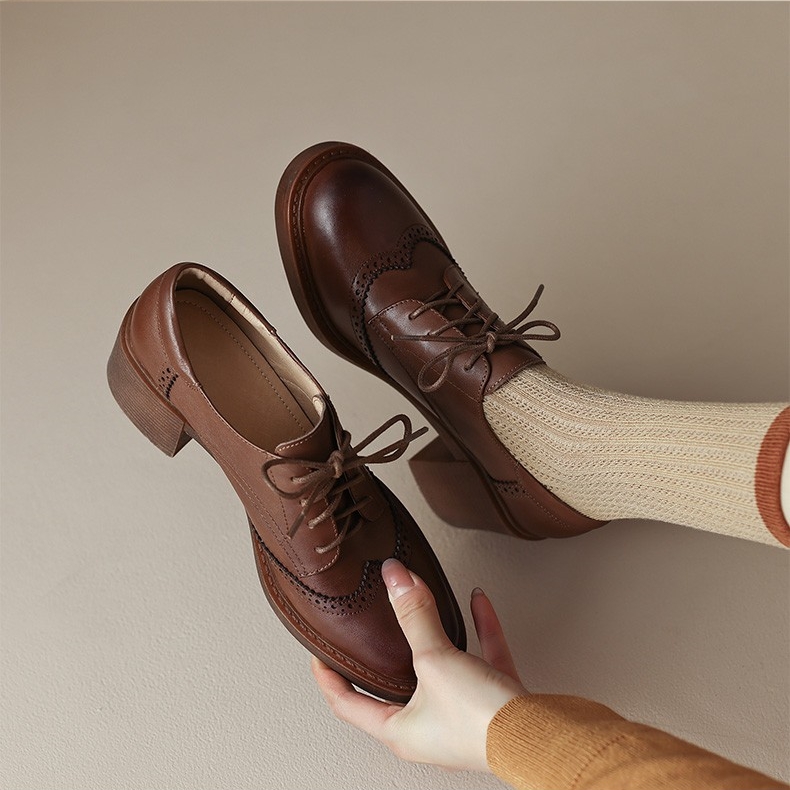 法式真皮系带布洛克深口单鞋女2025新款英伦风圆头厚底粗跟小皮鞋