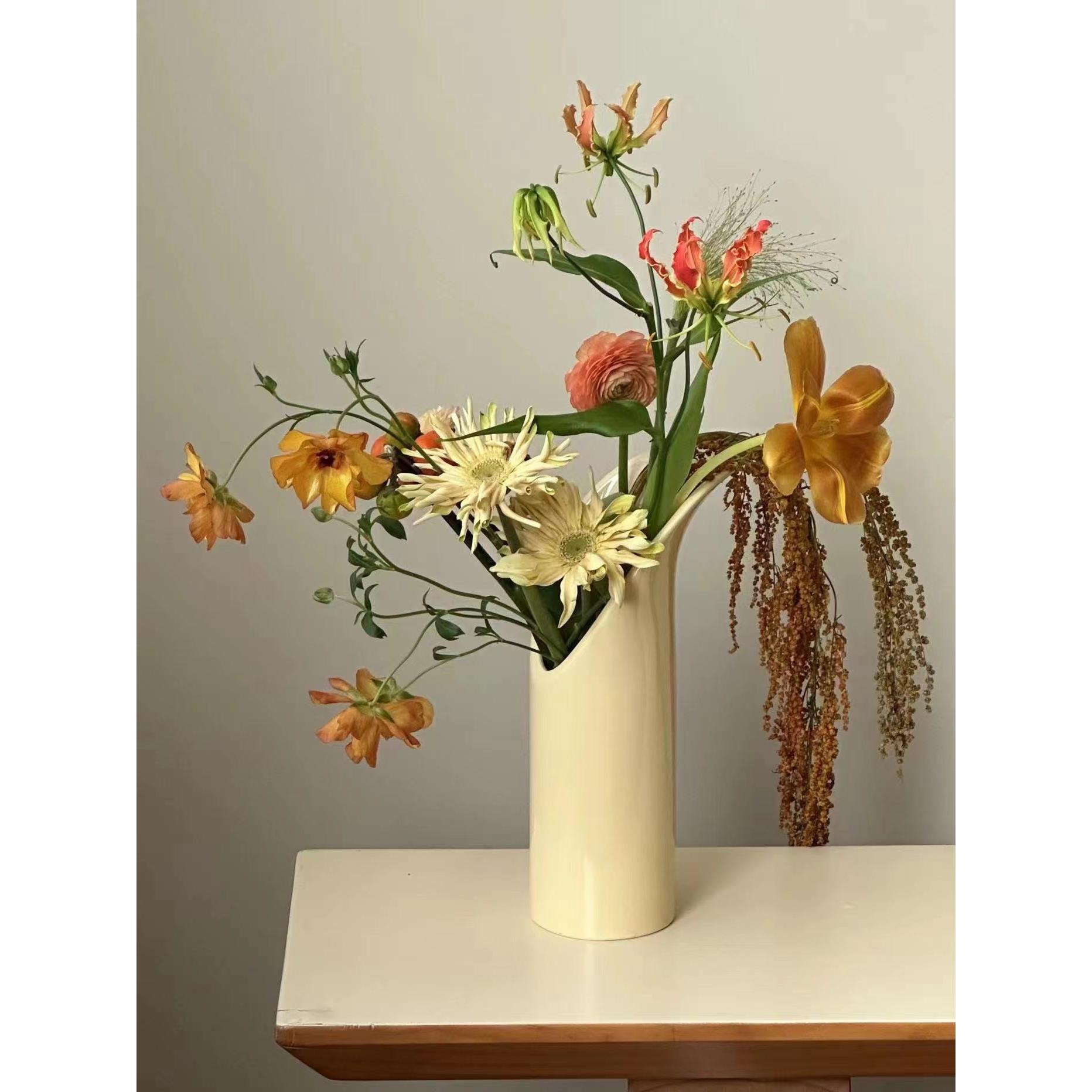 MOMO高档花瓶现代简约艺术摆件 简 花插客厅家居创意摆件软装饰品