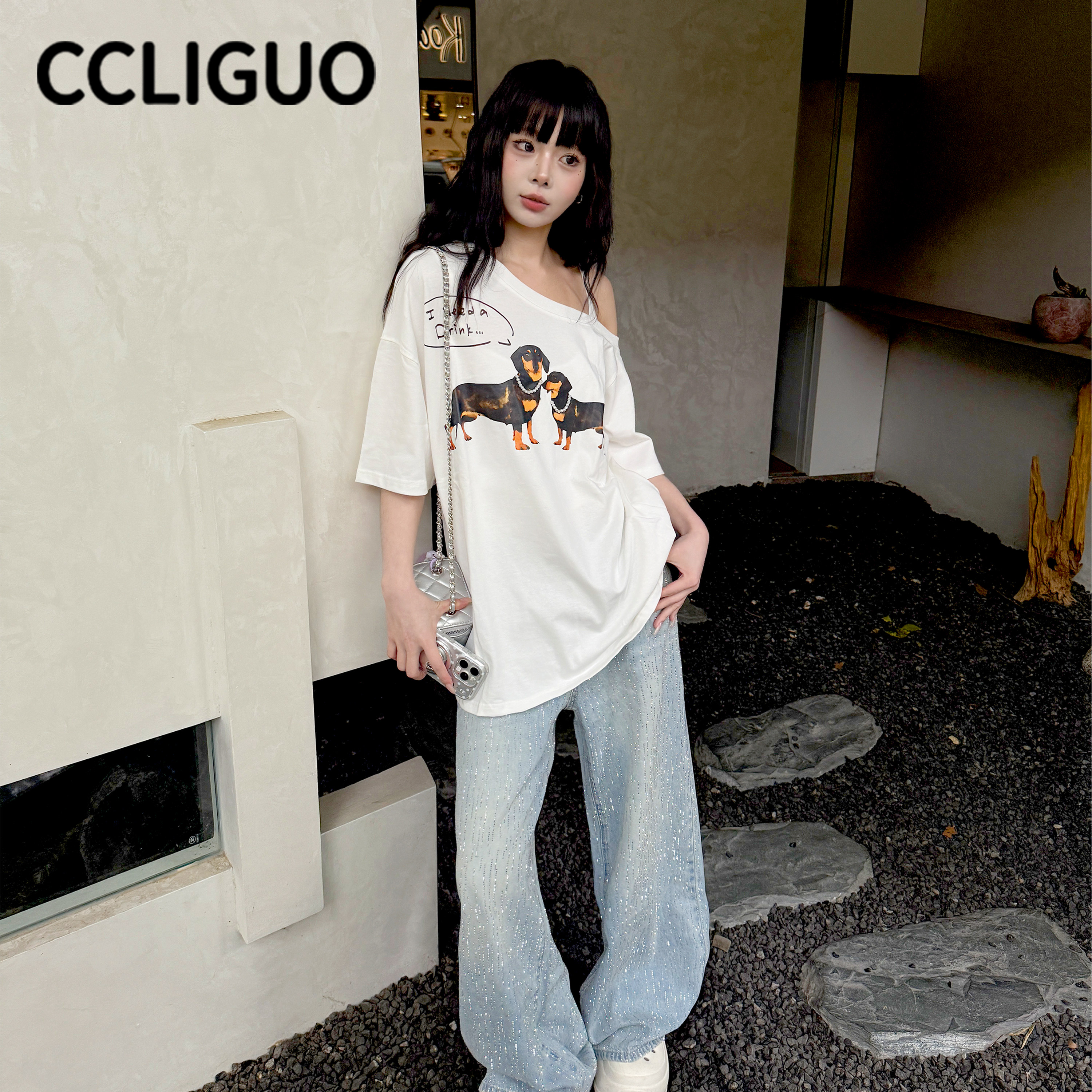 CCLIGUO腊肠狗印花露肩T恤女夏季宽松斜肩设计感小众趣味印花短袖