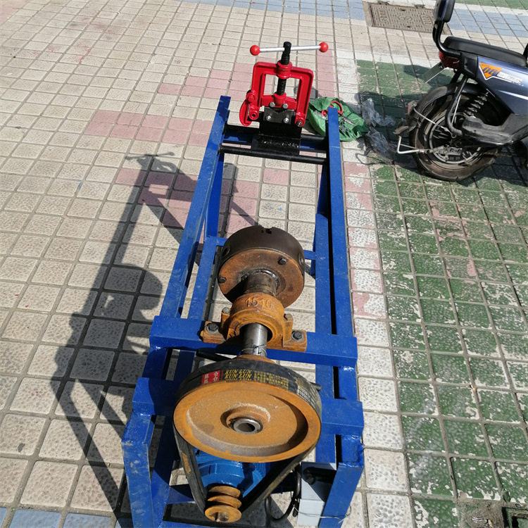 厂家供应丝杠清灰机穿墙螺丝清灰机高强丝杆除水泥清理机