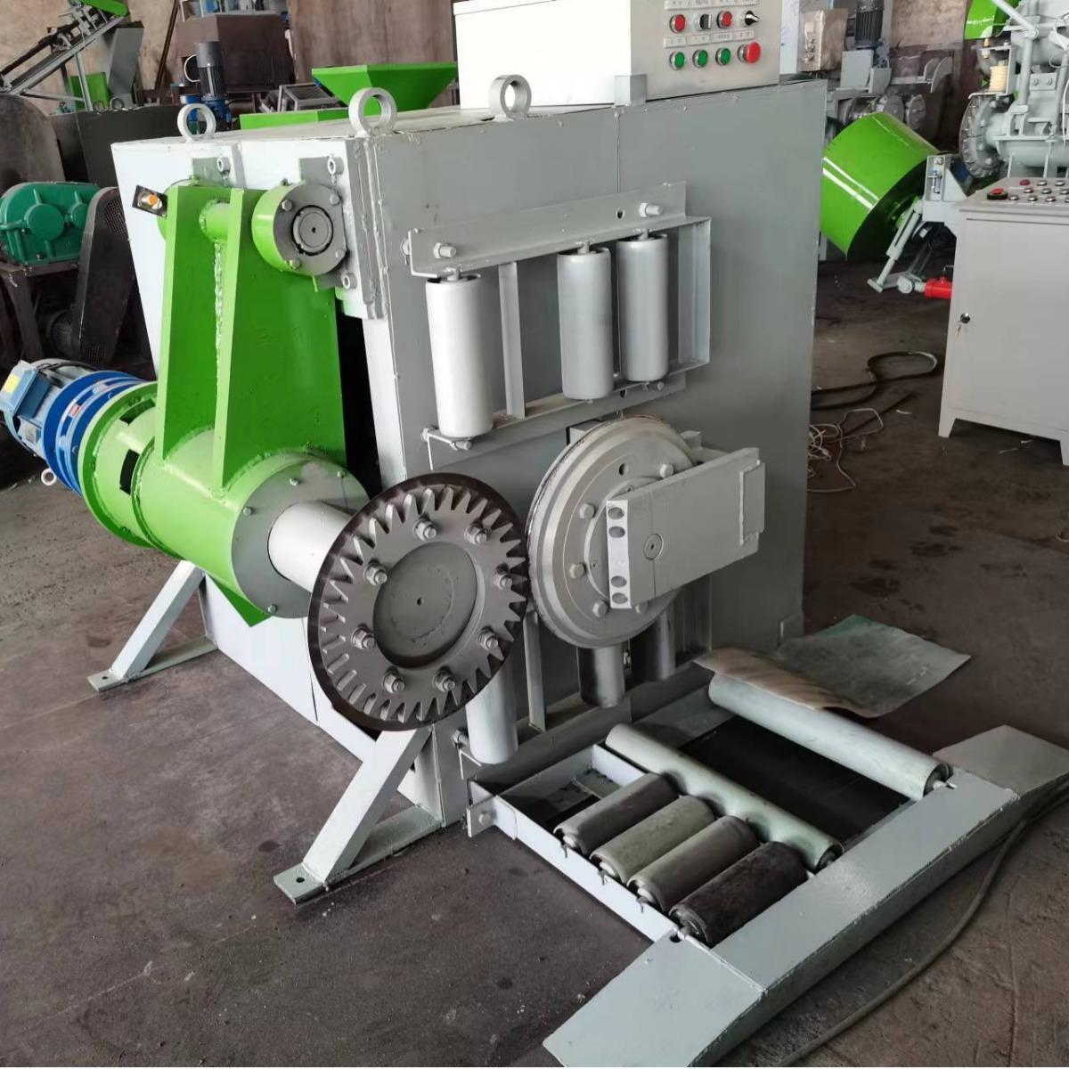 1400型轮胎液压劈顶切口机加厚刀片每分钟加工2-3条轮胎