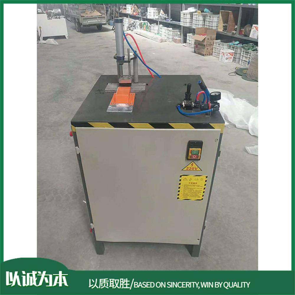 铝材T型条切割机 门窗装饰条自动切角机 小型气动型材下料切割锯