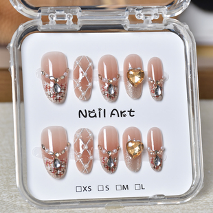 秋冬美甲穿戴甲中长款甲片2026新款高级感手工穿戴美甲黄黑皮显白