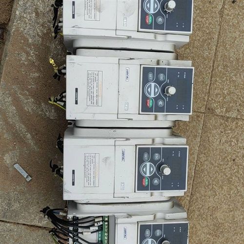 拆机四方E310变频器 0.75KW 220V