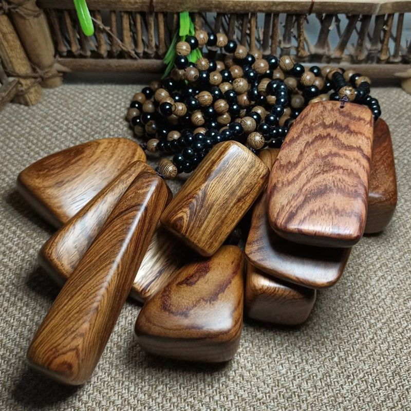 海黄手把件 随型海南黄花梨无事牌 男女士天然原木料文玩盘玩手捻