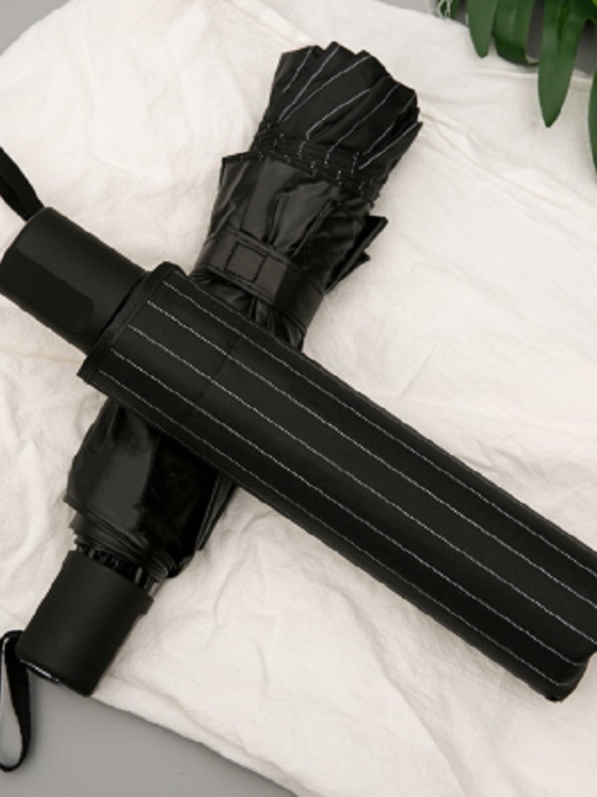 时尚商务条纹双人大号雨伞男女加固抗风加大码覆古结实手动折叠伞