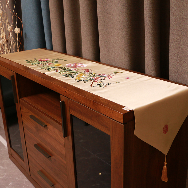 实拍现代中式沙发抱枕靠垫绸缎刺绣花卉桌布桌旗床柜旗茶餐垫流苏