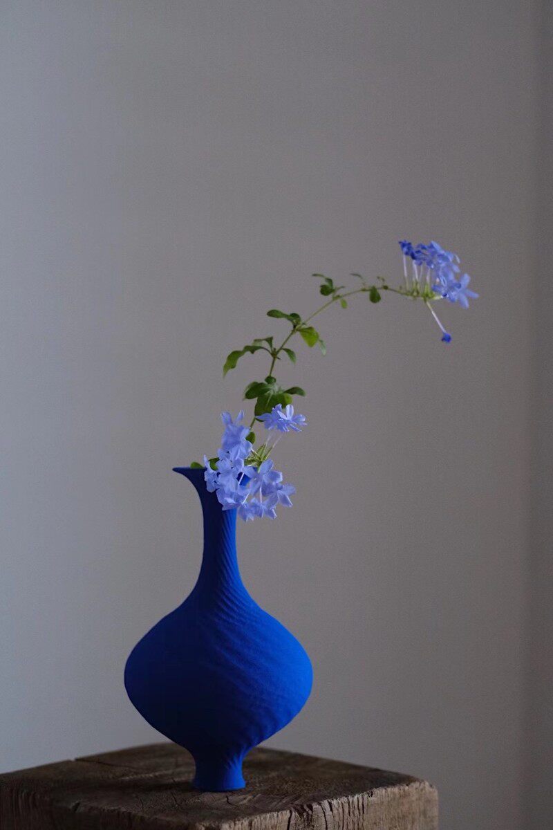 冇花丨邓丹丹 克莱因蓝花器 手作陶瓷名宿酒店餐桌装饰花瓶摆件