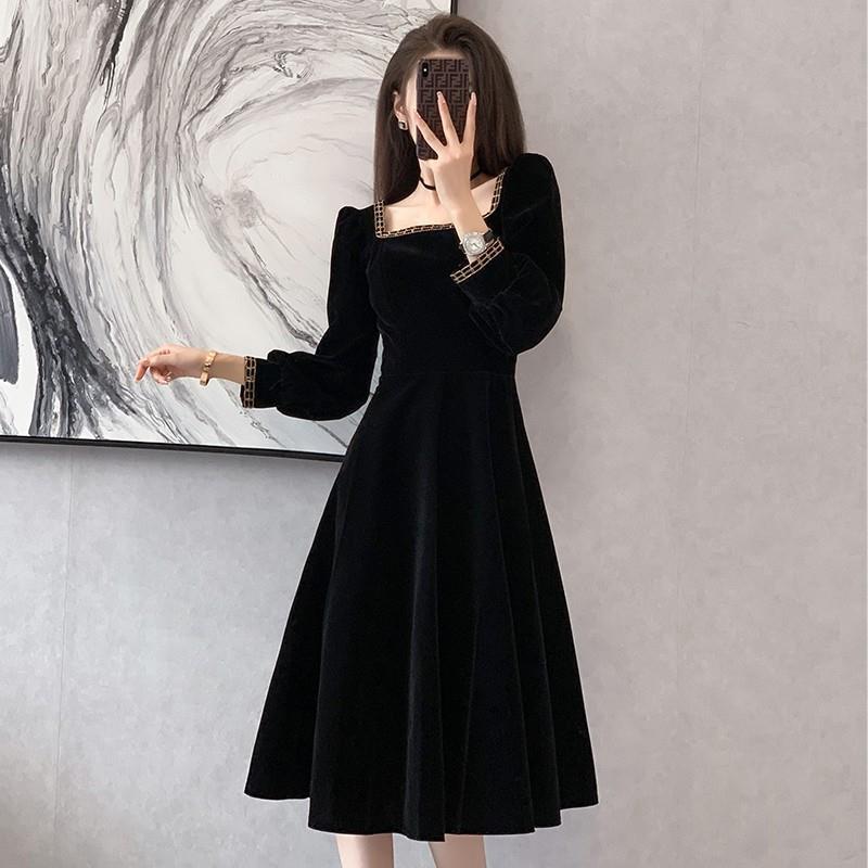 初秋金丝绒气质连衣裙女大码赫本风感秋冬季打底内搭黑色裙子