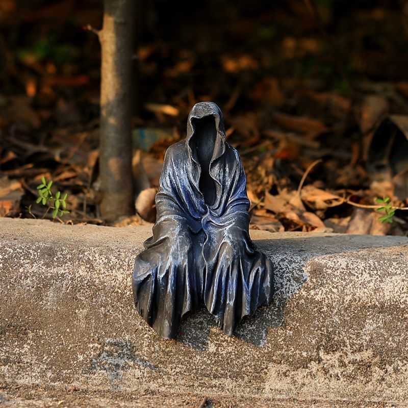 哥特暗黑风克苏鲁恶魔黑袍修士神像撒旦坐姿雕塑树脂摆件装饰雕像