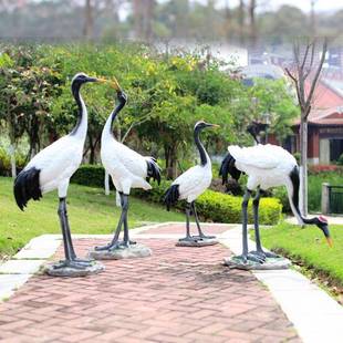 大型雕摆塑件玻璃仙鹤摆件钢物仿仙鹤摆件丹真顶动鹤户外花园假山
