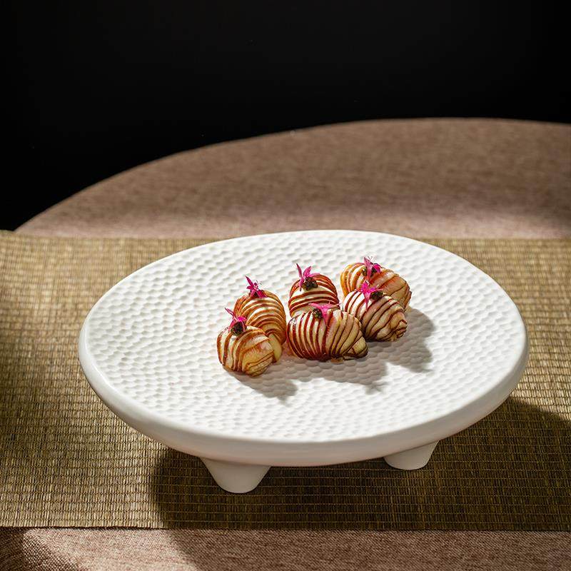 批中式瓷蜂窝凉菜盘子私FNW房菜意感境餐脚具特色点心高圆陶形浅