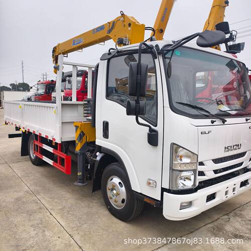 五十铃轻卡随车吊 130马力 徐工XCMG吊机 ISUZU出口  3吨 KV100