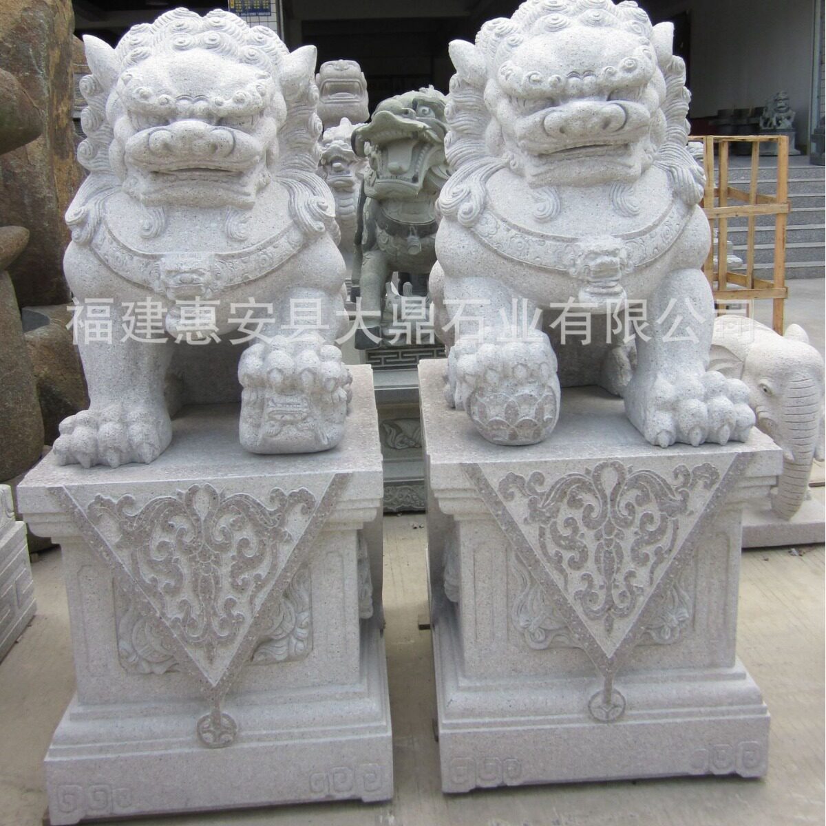 大型祠堂公司石雕雄狮摆件