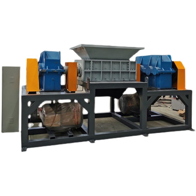 大型撕碎机工作现场金属钢筋工业固废轮胎塑料生活垃圾铁皮破碎机