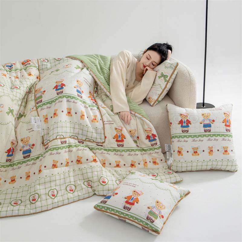 2026 A类母婴级 抱枕被子两用二合一车用午睡毯子车载靠马年